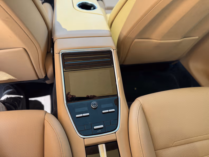 Porsche Panamera - 21