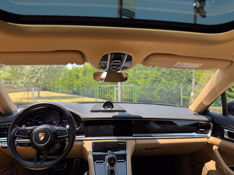 Porsche Panamera - 15