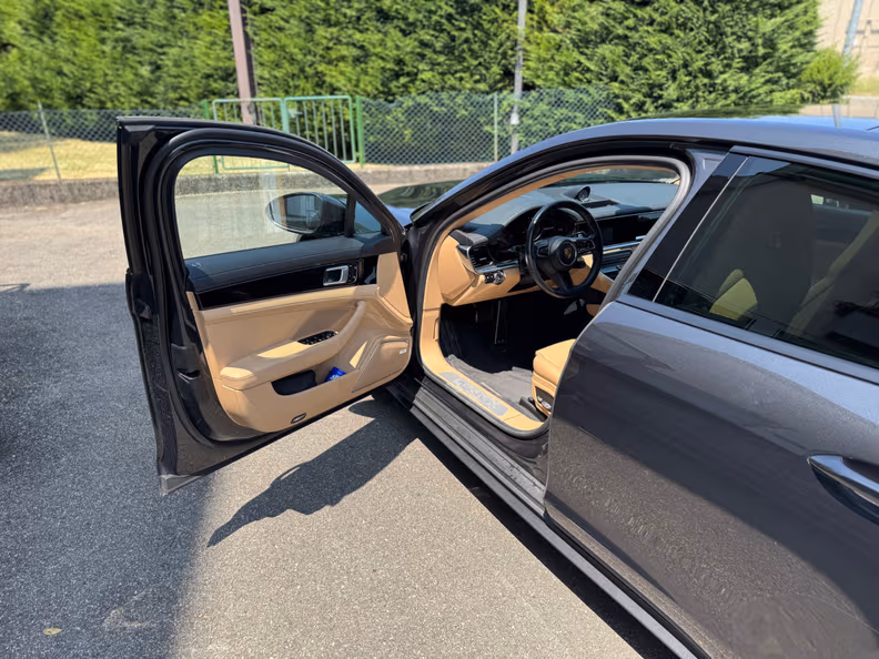 Porsche Panamera - 23