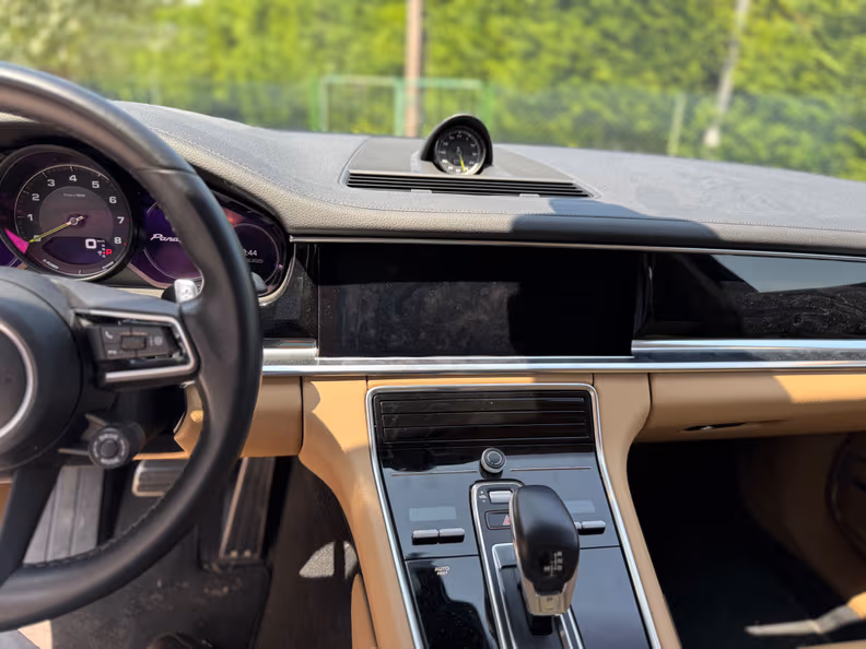 Porsche Panamera - 17