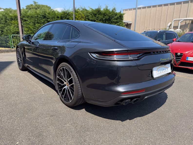 Porsche Panamera - 3