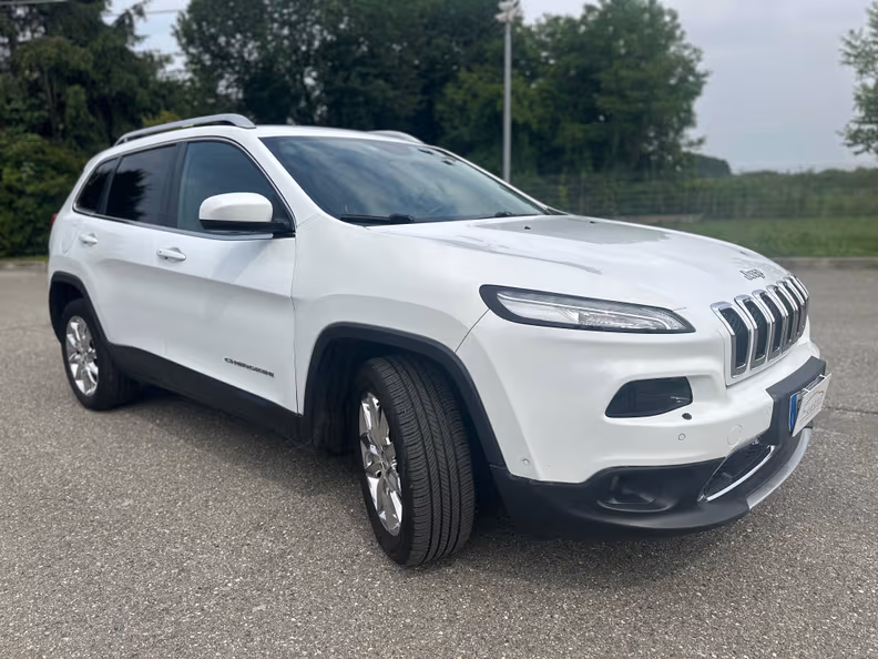 Jeep Cherokee - 3