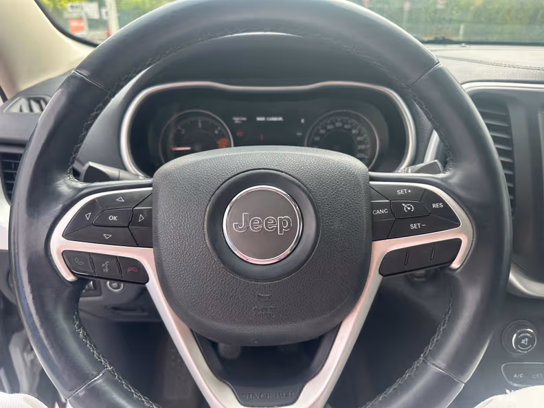 Jeep Cherokee - 13