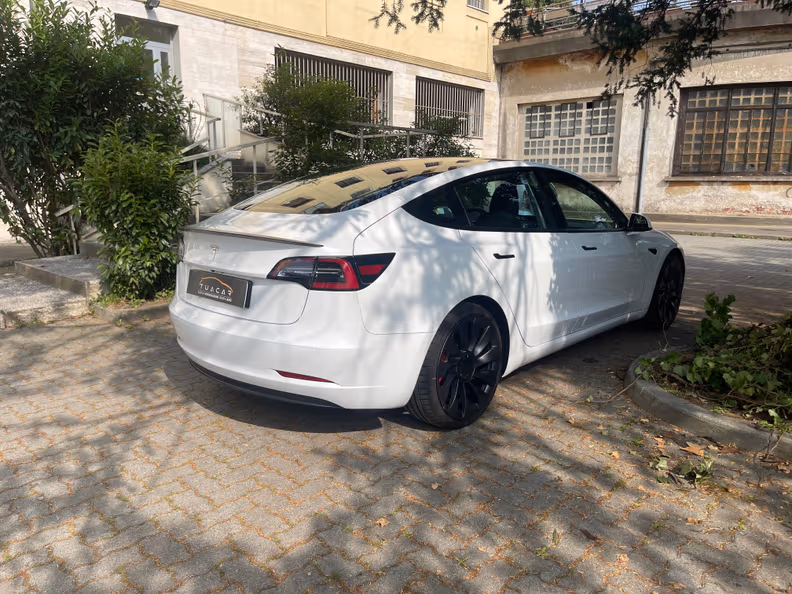Tesla Model 3 - 5