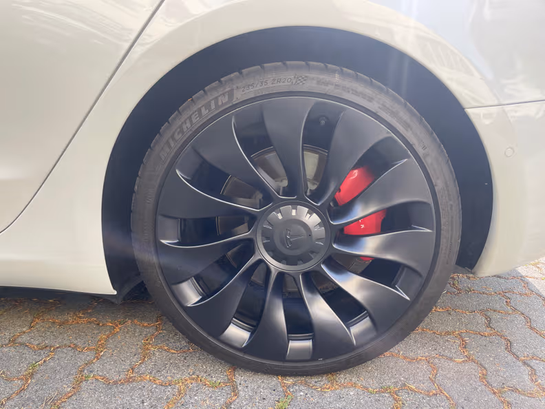 Tesla Model 3 - 9
