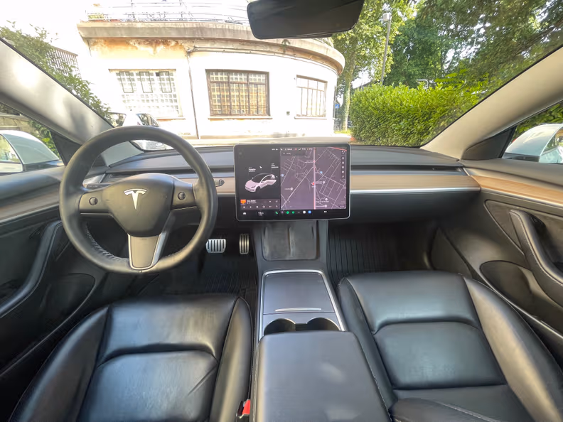 Tesla Model 3 - 10