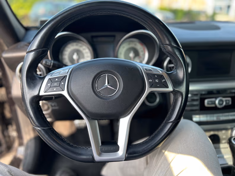 Mercedes-Benz SLK-Class - 11