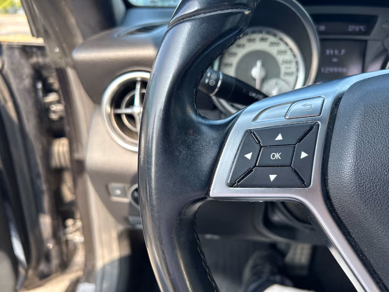 Mercedes-Benz SLK-Class - 12