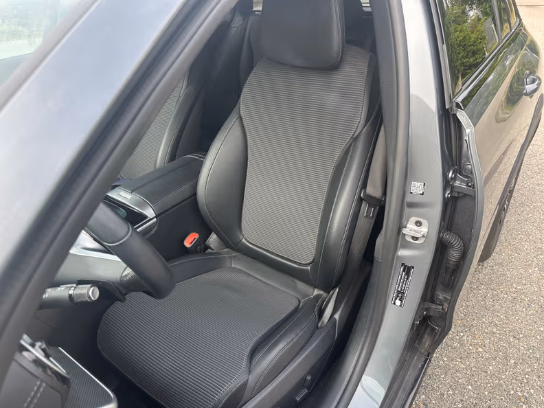 Mercedes-Benz C-Class - 33