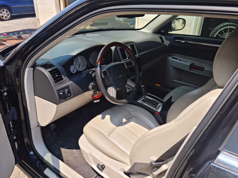 Chrysler 300/300C - 10