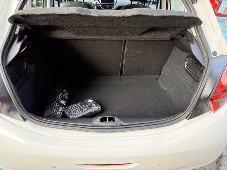 Peugeot 208 - 27