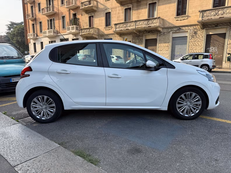 Peugeot 208 - 7