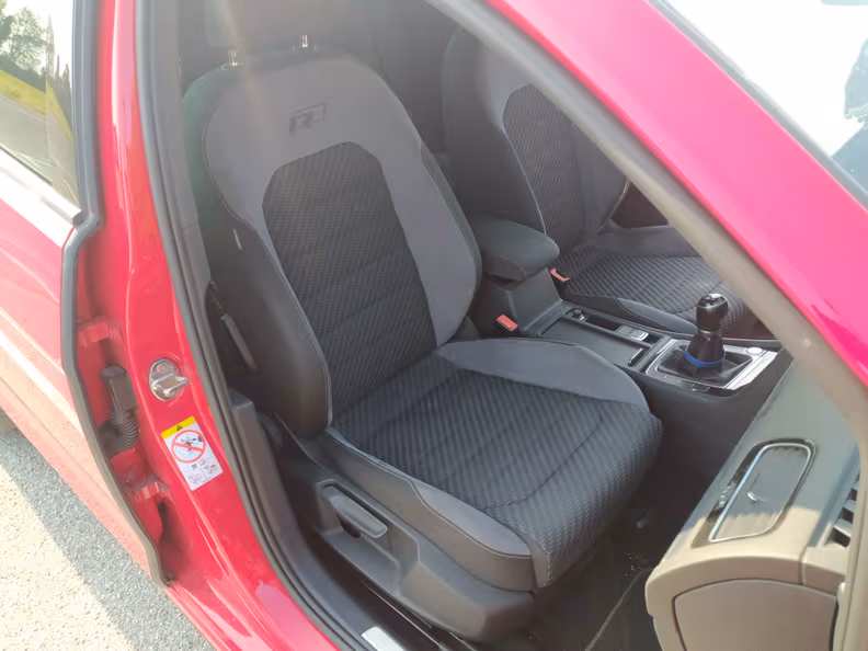VW Golf - 33