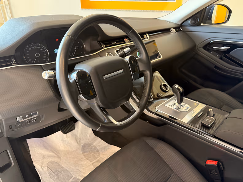 Land Rover Range Rover Evoque - 11