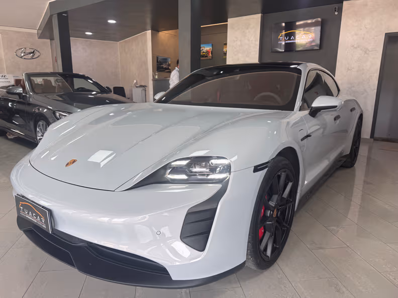 Porsche Taycan - 3