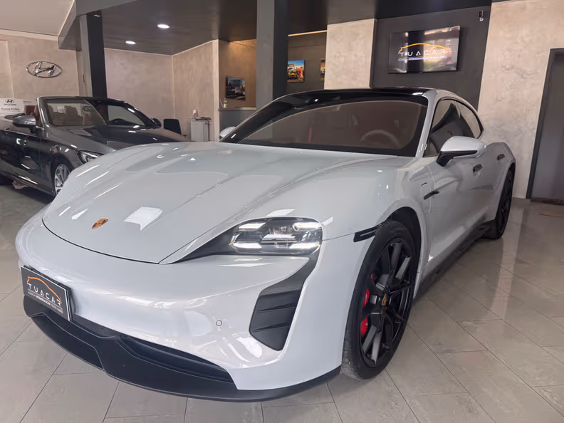 Porsche Taycan - 4