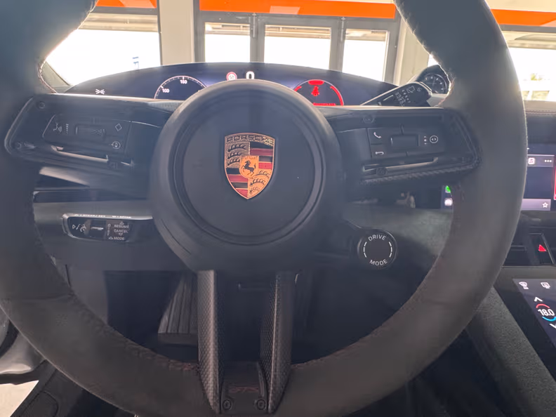 Porsche Taycan - 20