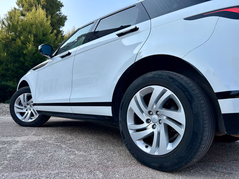 Land Rover Range Rover Evoque - 11