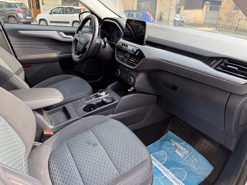 Ford Kuga - 25