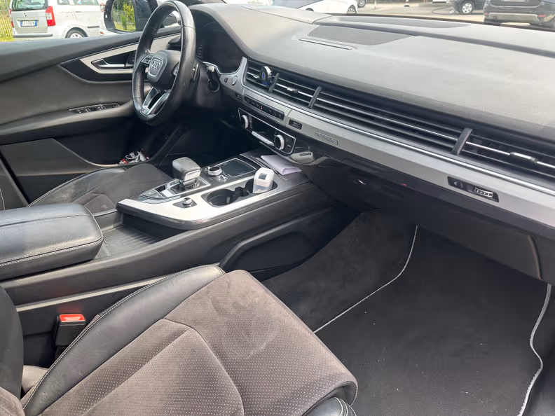 Audi Q7 - 16