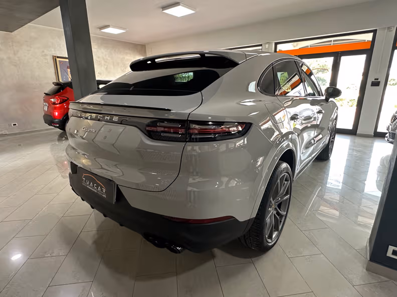 Porsche Cayenne - 5