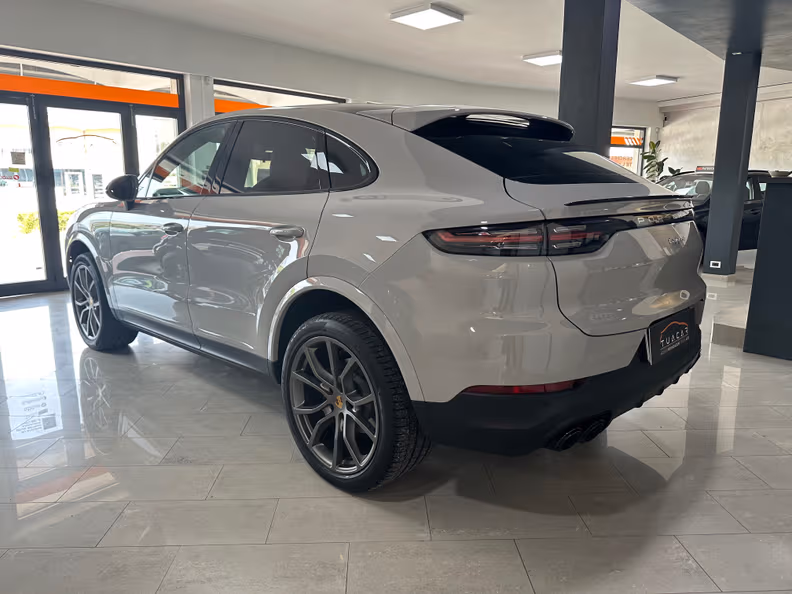 Porsche Cayenne - 3