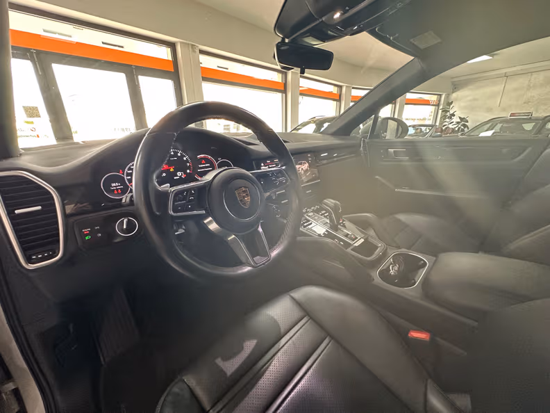 Porsche Cayenne - 8