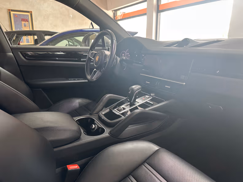 Porsche Cayenne - 11