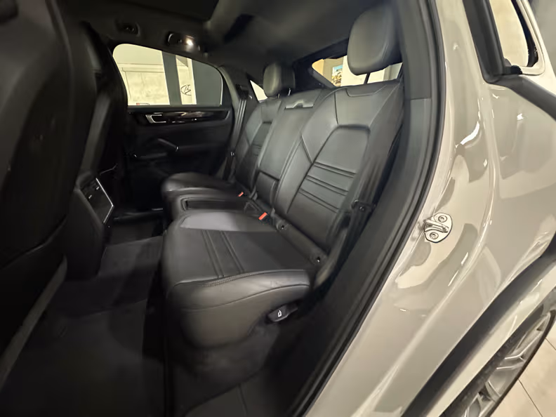 Porsche Cayenne - 14