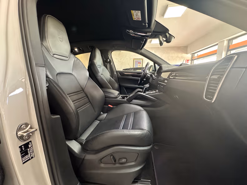Porsche Cayenne - 13