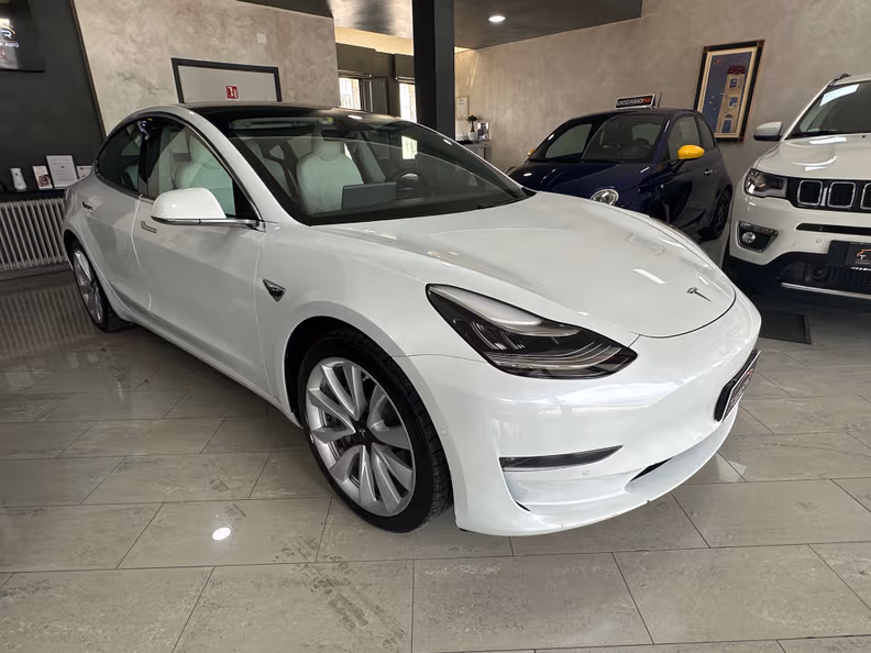 Tesla Model 3 - 7