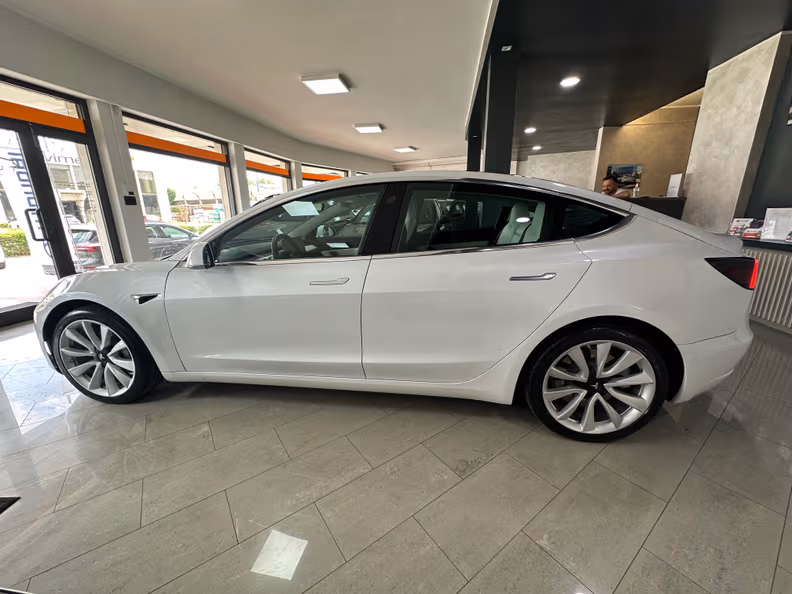 Tesla Model 3 - 2