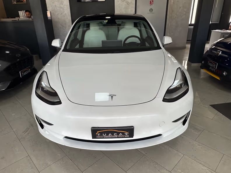 Tesla Model 3 - 8