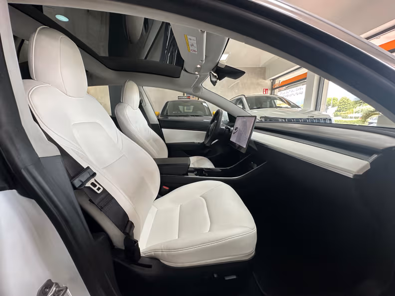 Tesla Model 3 - 15
