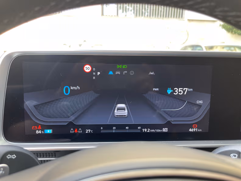Hyundai IONIQ 6 - 12