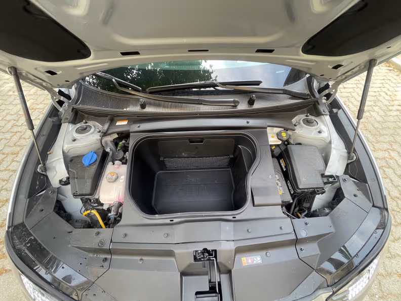 Hyundai IONIQ 6 - 10