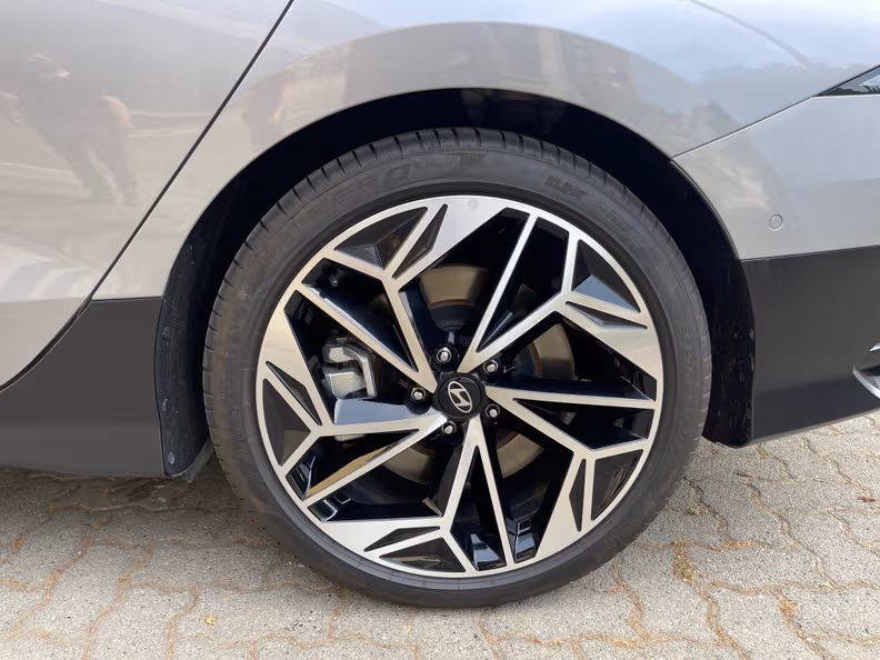 Hyundai IONIQ 6 - 52