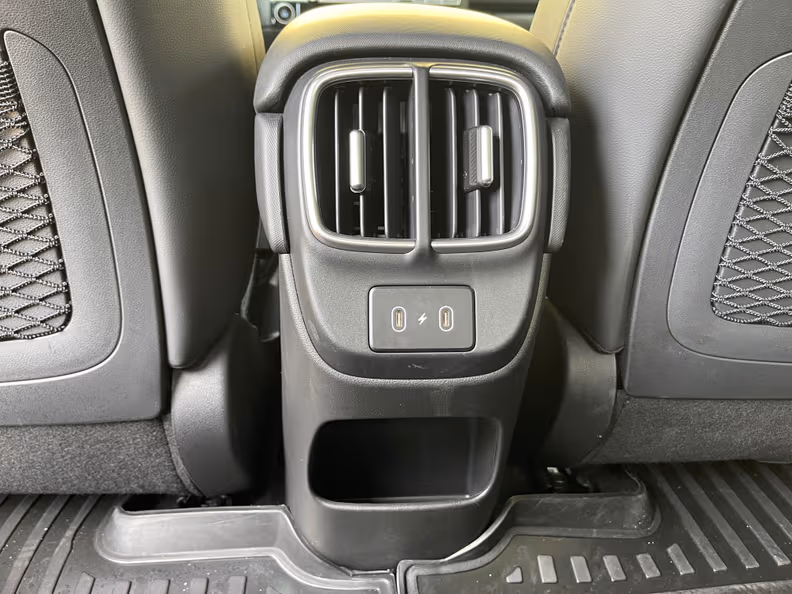 Hyundai IONIQ 6 - 33