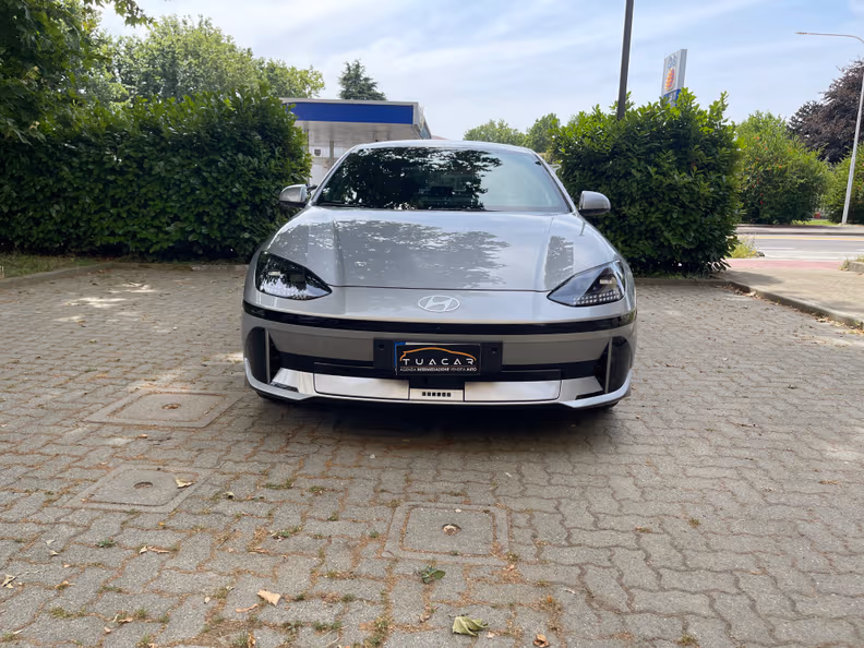 Hyundai IONIQ 6 - 2