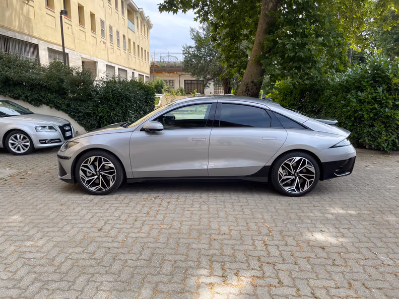 Hyundai IONIQ 6 - 8