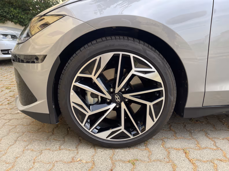 Hyundai IONIQ 6 - 9