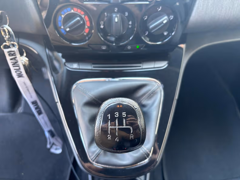 Lancia Ypsilon - 16