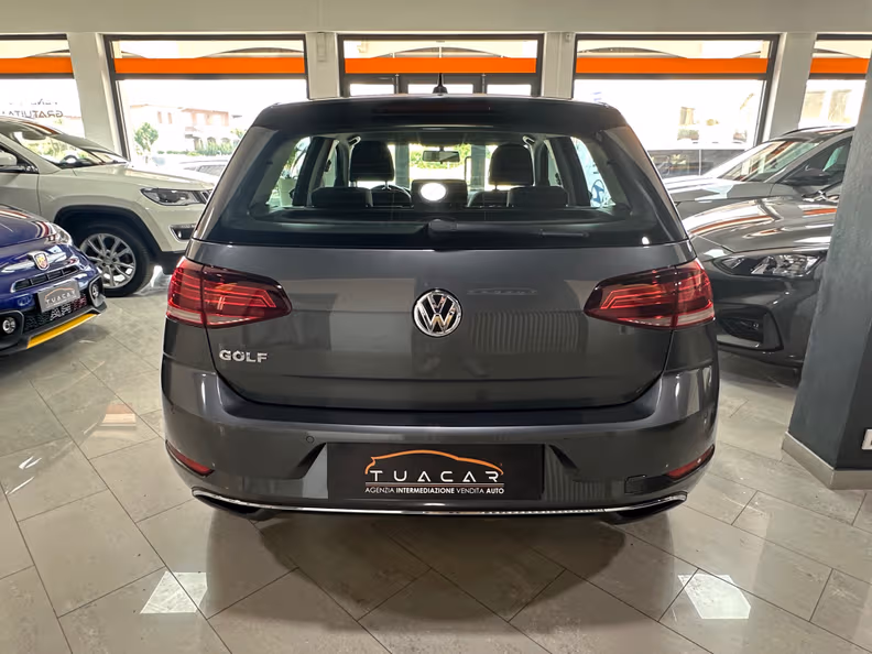 Volkswagen Golf - 4