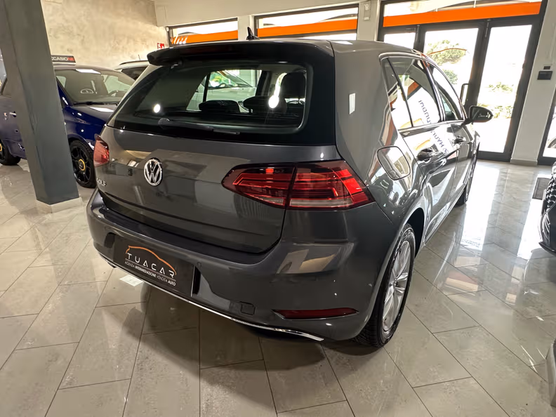 Volkswagen Golf - 5