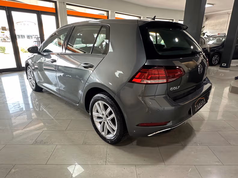Volkswagen Golf - 3