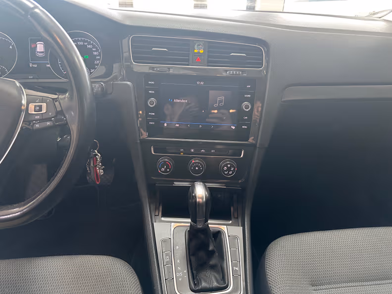 Volkswagen Golf - 12