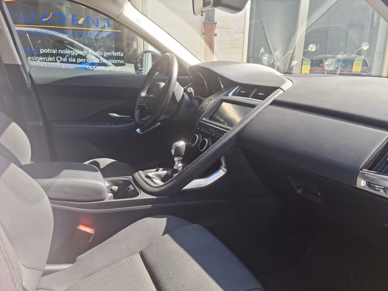 Jaguar E-Pace - 29