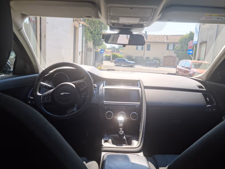 Jaguar E-Pace - 22