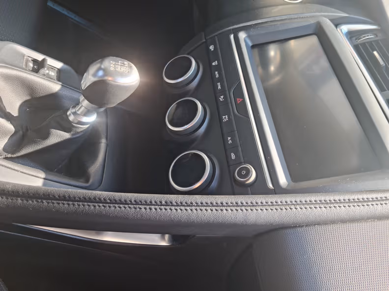 Jaguar E-Pace - 8