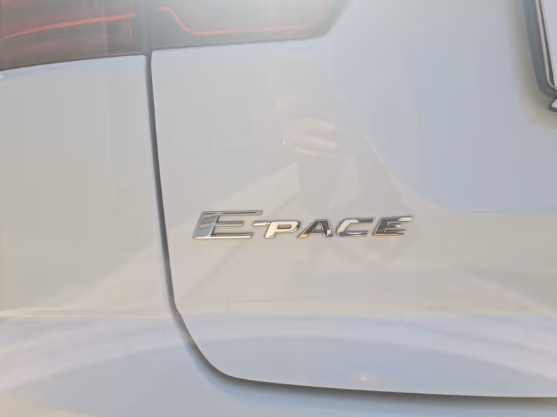 Jaguar E-Pace - 5